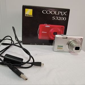 Nikon Coolpix Camera S3200